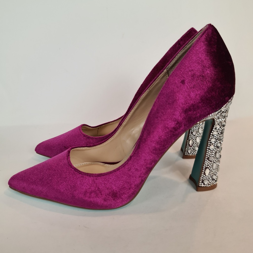 Betsey Johnson CORIE Magenta Velvet Crystal Embellished Block Heel Pumps 9M Prom - Picture 2 of 8